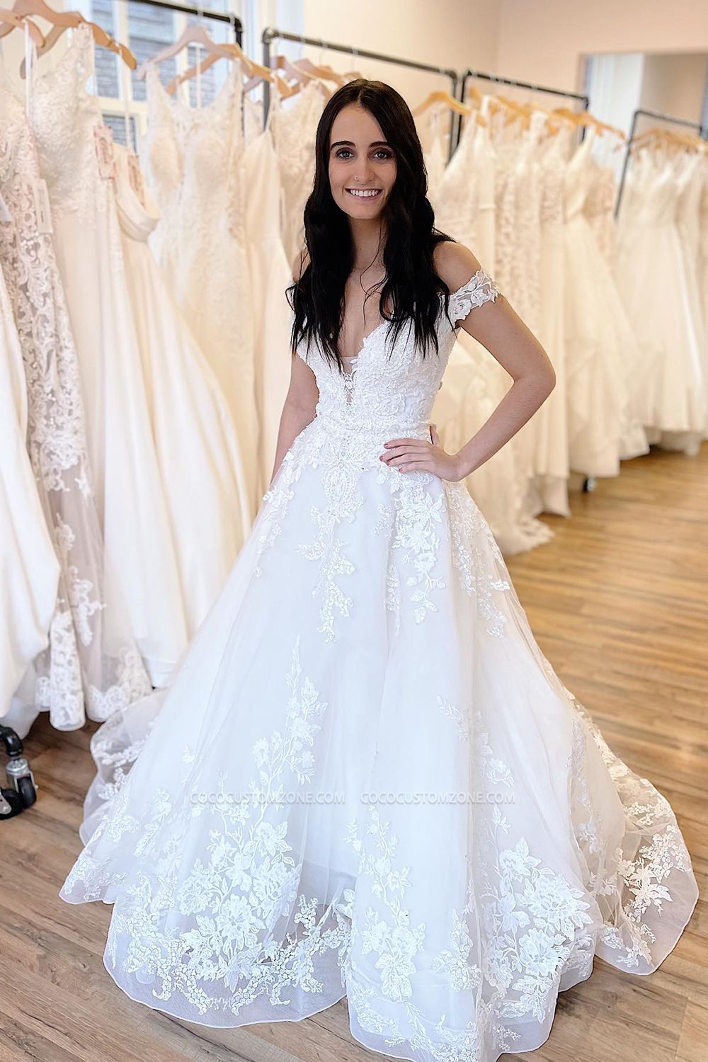 Elegant Sweetheart A-Line Off-Shoulder Appliquéd Lace and Tulle Wedding Dress