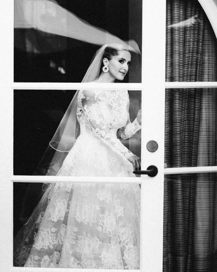 Designer A-Line Lace Long-Sleeve Long-Sleeve Wedding Dress_5