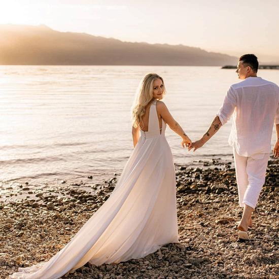 Simple beach V-neck white wedding dress_3