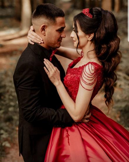 Red A-line Cap Sleeve Floor Lace Wedding Dress with Beads_4