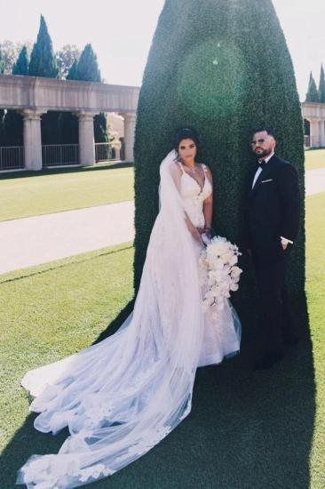 Romantic sleeveless v-neck lace wedding gown | applique wedding dress_4