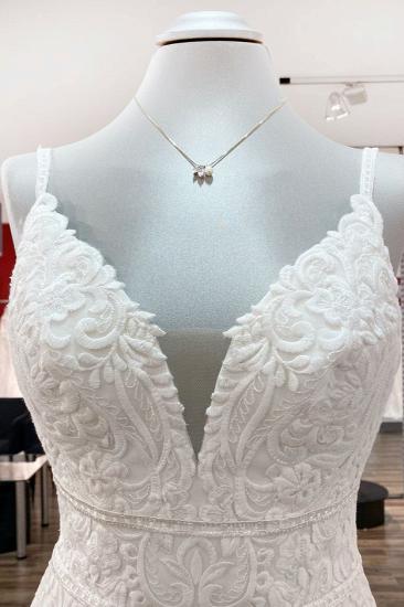 Romantic V-Neck Mermaid Sleeveless Soft Lace Wedding Dress_4